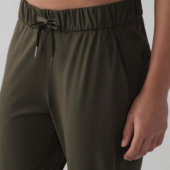 Lululemon On The Fly Pant *28"- Dark Olive- Size 4 - Picture 3 of 14